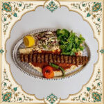 کوبیده تک سیخ با نان داغ